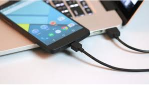 NÊN HAY KHÔNG NÊN SẠC PIN ĐIỆN THOẠI BẰNG CỔNG USB LAPTOP?