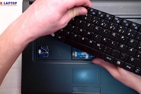 Thay bàn phím laptop Samsung chính hãng - Bảo hành 1 đổi 1 